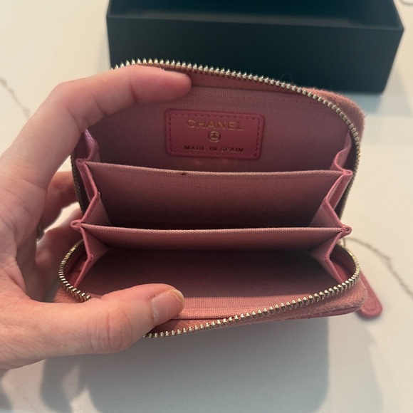 Chanel Quilted Pink Wallet with Gold Accents - Picture 4 of 9